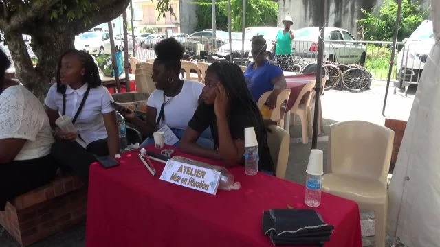 Actions de sensibilisation pour le handicap à Grand Bourg