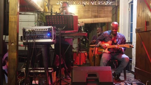 Le concert live d'Exotic Love au Siwo Café